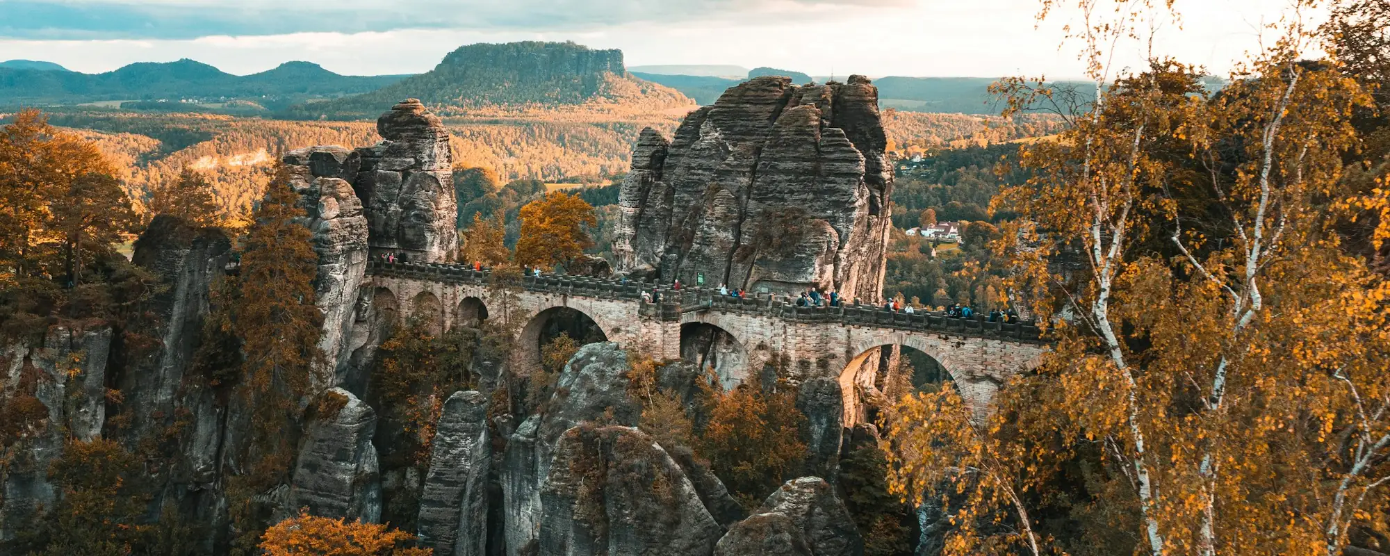 Basteibrücke in der Sächsischen Schweiz im Herbst